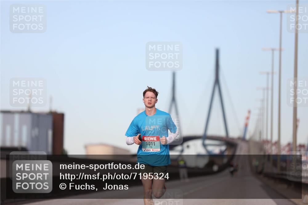03.10.2024 - Köhlbrandbrückenlauf Fuchs,  Jonas http://msf.ph/oto/7195324 03.10.2024 09:34:38 Position 3 1011 meine-sportfotos.de
