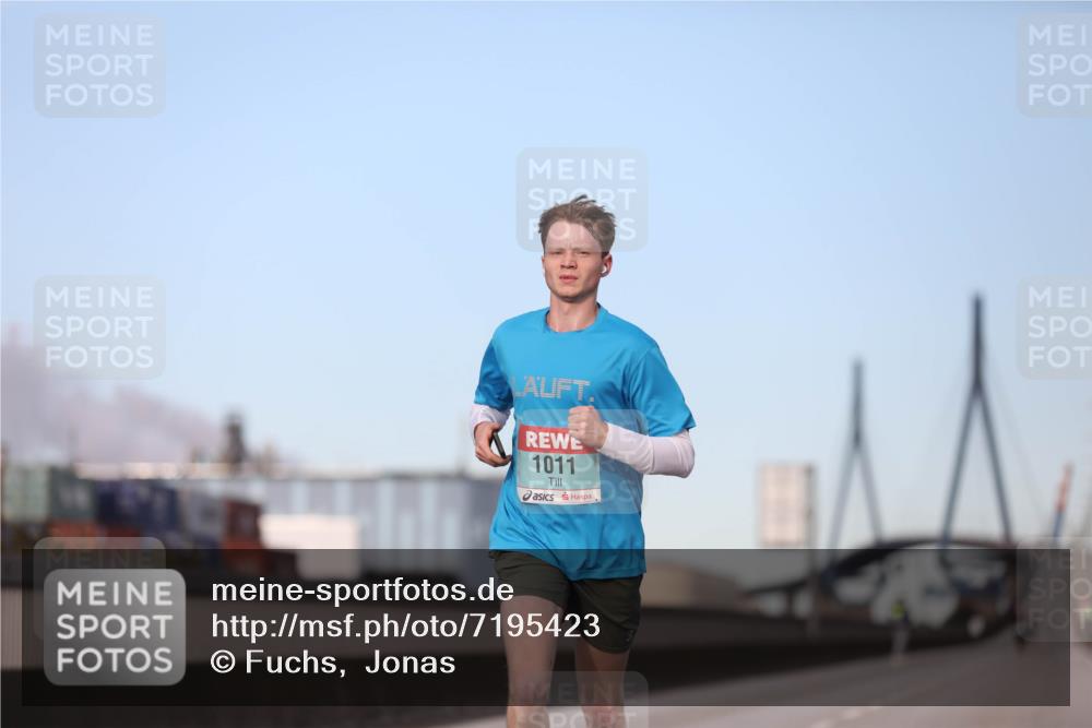 03.10.2024 - Köhlbrandbrückenlauf Fuchs,  Jonas http://msf.ph/oto/7195423 03.10.2024 09:34:40 Position 3 1011 meine-sportfotos.de