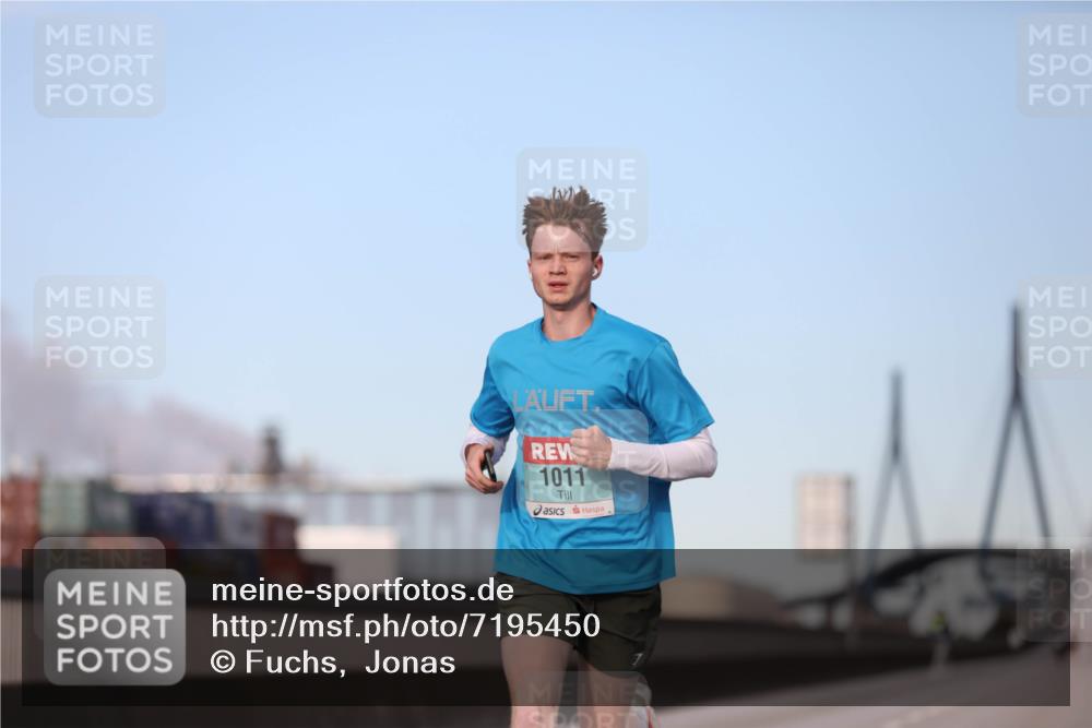 03.10.2024 - Köhlbrandbrückenlauf Fuchs,  Jonas http://msf.ph/oto/7195450 03.10.2024 09:34:40 Position 3 1011 meine-sportfotos.de
