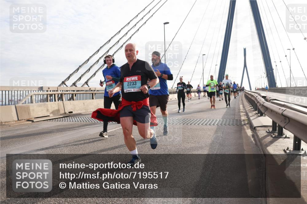 03.10.2024 - Köhlbrandbrückenlauf Matties Gatica Varas http://msf.ph/oto/7195517 03.10.2024 09:28:14 Position 2 2000, 2233 meine-sportfotos.de