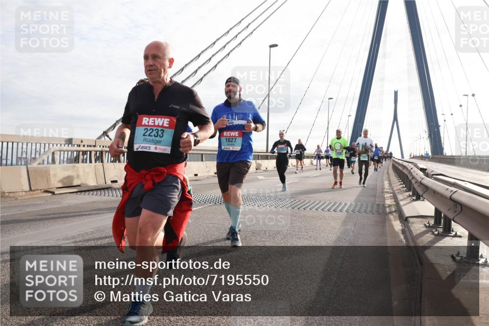 03.10.2024 - Köhlbrandbrückenlauf Matties Gatica Varas http://msf.ph/oto/7195550 03.10.2024 09:28:14 Position 2 2233, 1627 meine-sportfotos.de