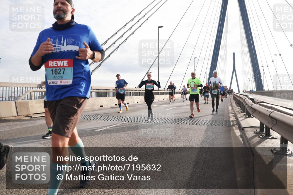 03.10.2024 - Köhlbrandbrückenlauf Matties Gatica Varas http://msf.ph/oto/7195632 03.10.2024 09:28:15 Position 2 1627, 1825, 1974 meine-sportfotos.de