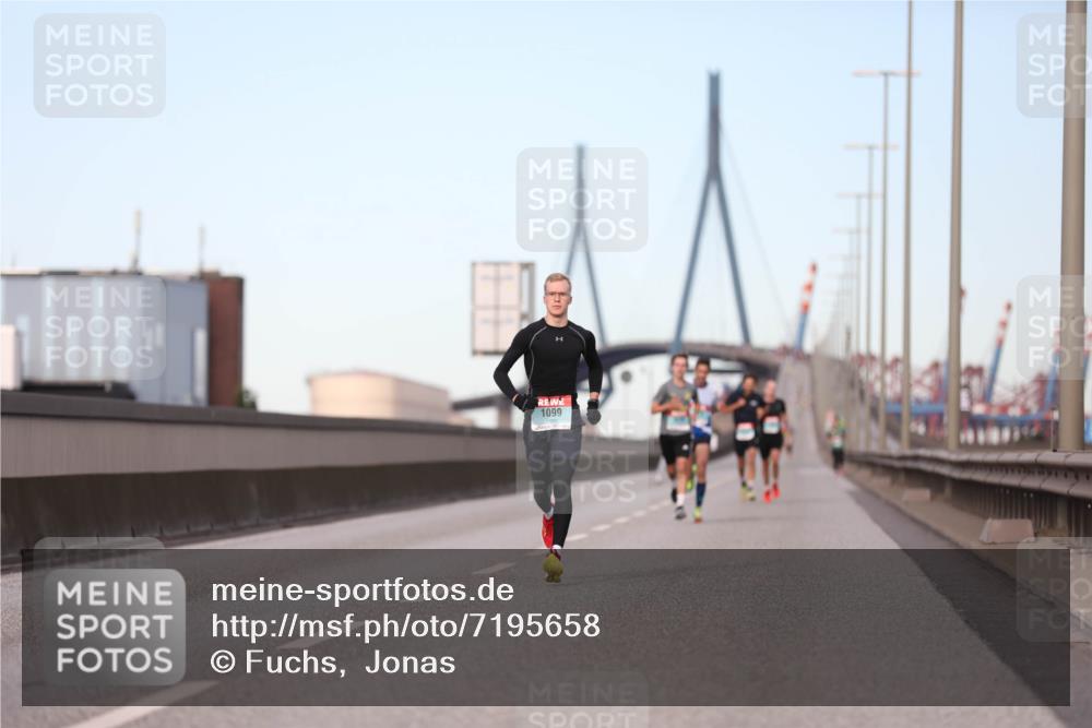 03.10.2024 - Köhlbrandbrückenlauf Fuchs,  Jonas http://msf.ph/oto/7195658 03.10.2024 09:35:08 Position 3 1099 meine-sportfotos.de