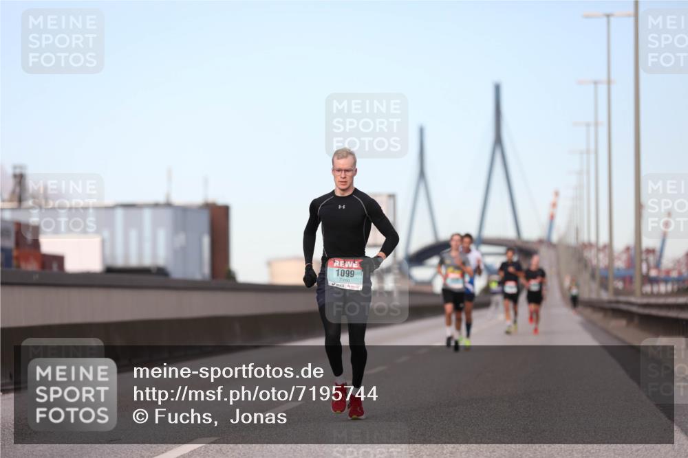 03.10.2024 - Köhlbrandbrückenlauf Fuchs,  Jonas http://msf.ph/oto/7195744 03.10.2024 09:35:10 Position 3 1099 meine-sportfotos.de