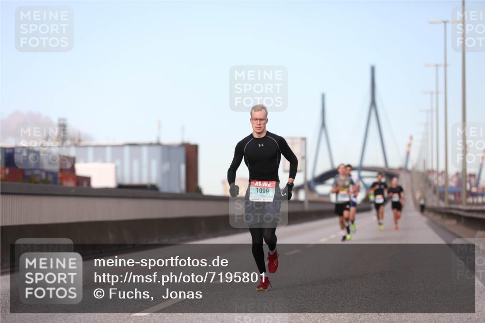 03.10.2024 - Köhlbrandbrückenlauf Fuchs,  Jonas http://msf.ph/oto/7195801 03.10.2024 09:35:10 Position 3 1099 meine-sportfotos.de