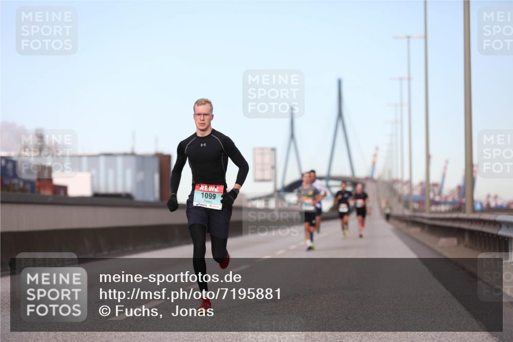 03.10.2024 - Köhlbrandbrückenlauf Fuchs,  Jonas http://msf.ph/oto/7195881 03.10.2024 09:35:11 Position 3 1099 meine-sportfotos.de