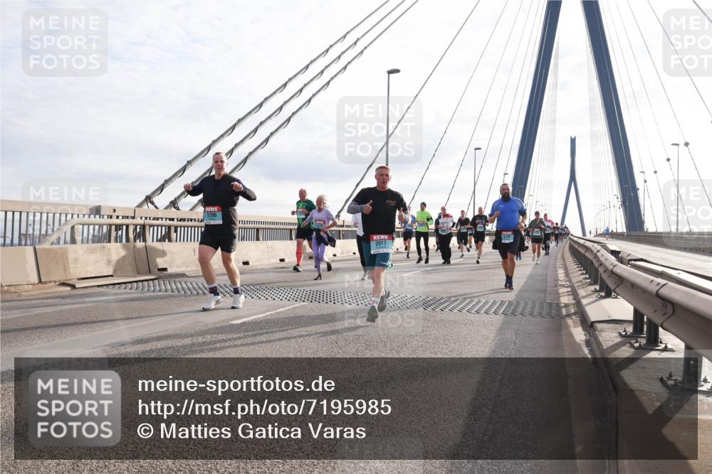 03.10.2024 - Köhlbrandbrückenlauf Matties Gatica Varas http://msf.ph/oto/7195985 03.10.2024 09:28:19 Position 2 1296, 2017, 2788 meine-sportfotos.de