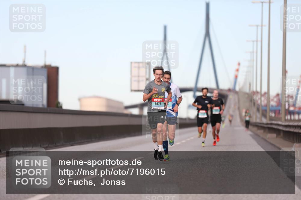 03.10.2024 - Köhlbrandbrückenlauf Fuchs,  Jonas http://msf.ph/oto/7196015 03.10.2024 09:35:13 Position 3 3676 meine-sportfotos.de