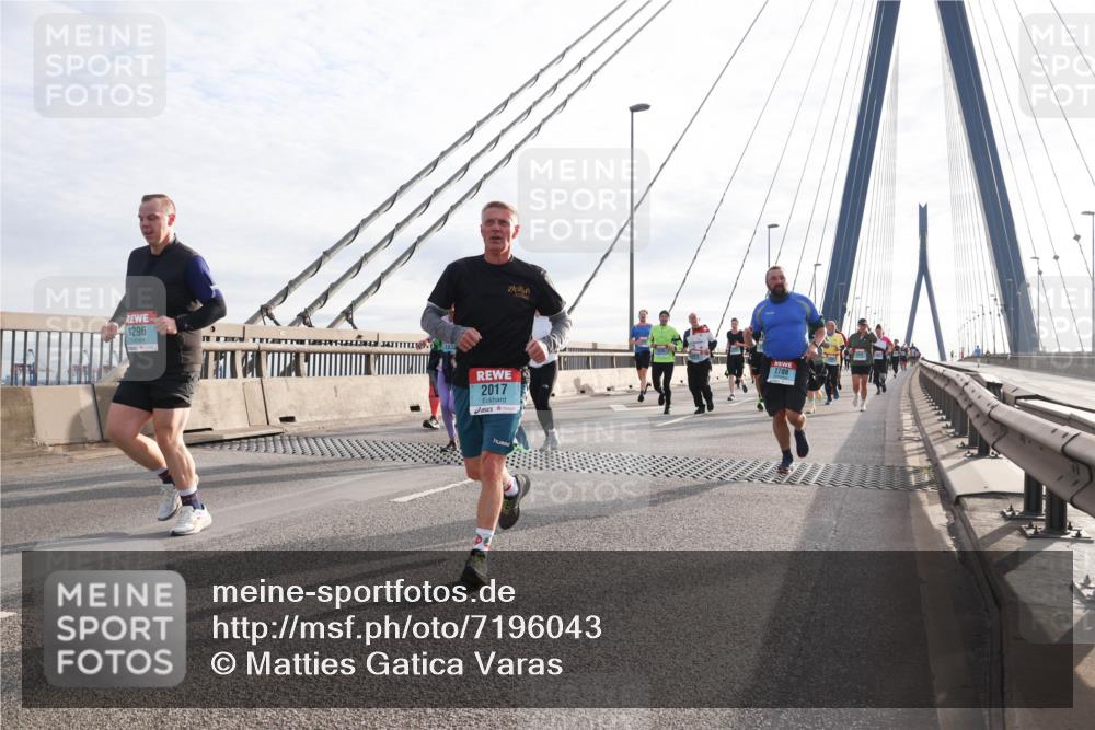 03.10.2024 - Köhlbrandbrückenlauf Matties Gatica Varas http://msf.ph/oto/7196043 03.10.2024 09:28:20 Position 2 1296, 2788, 2017 meine-sportfotos.de