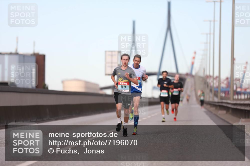 03.10.2024 - Köhlbrandbrückenlauf Fuchs,  Jonas http://msf.ph/oto/7196070 03.10.2024 09:35:13 Position 3 3676 meine-sportfotos.de