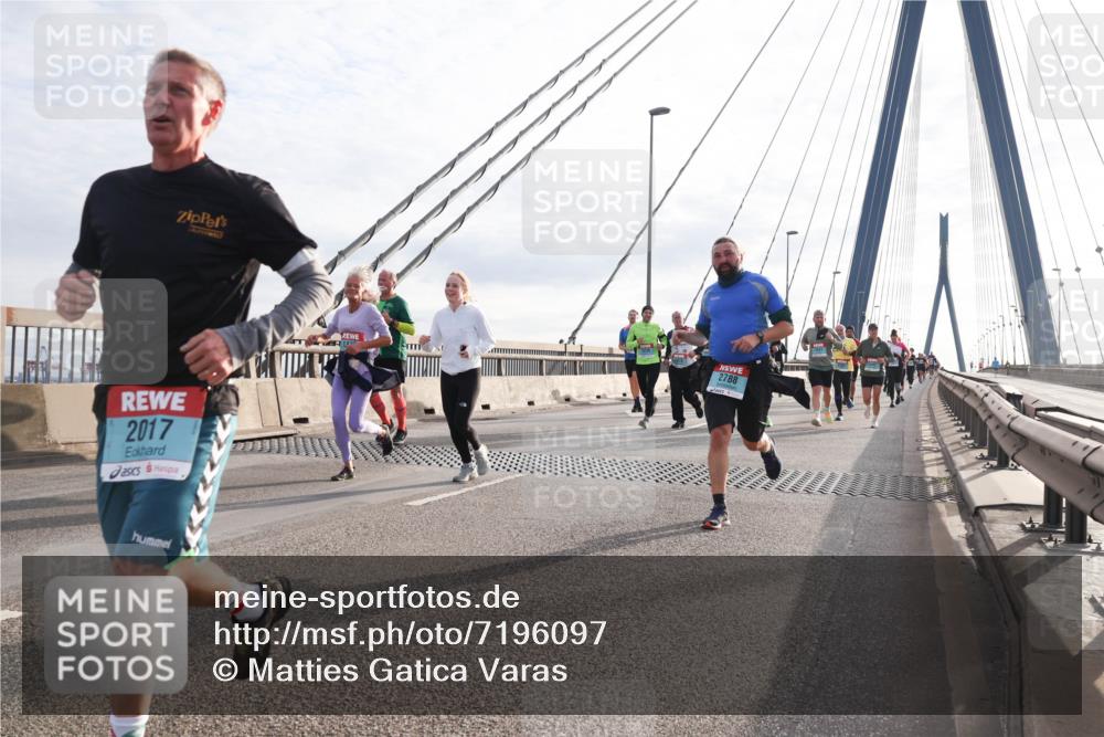 03.10.2024 - Köhlbrandbrückenlauf Matties Gatica Varas http://msf.ph/oto/7196097 03.10.2024 09:28:20 Position 2 2017, 182, 2788 meine-sportfotos.de