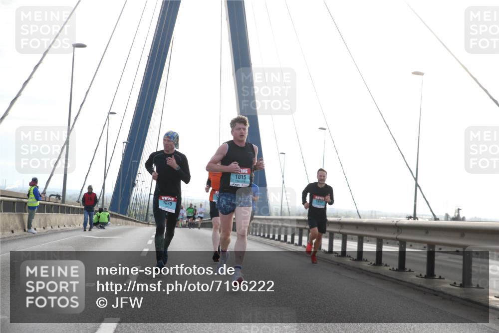 03.10.2024 - Köhlbrandbrückenlauf Jannik Wohlers http://msf.ph/oto/7196222 03.10.2024 09:19:34 Position 1 1070, 1015, 1017 meine-sportfotos.de