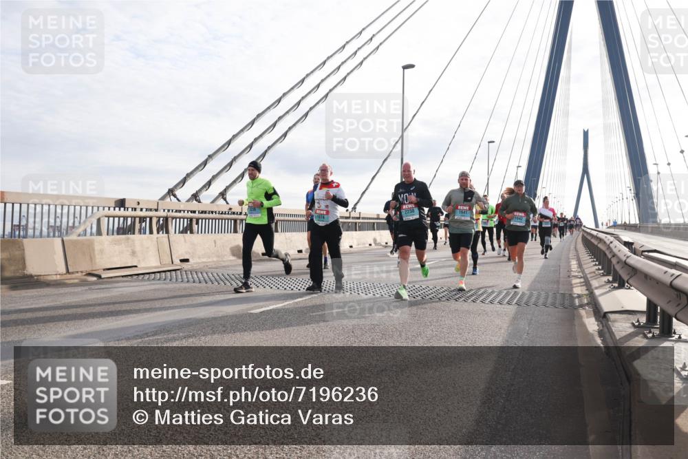 03.10.2024 - Köhlbrandbrückenlauf Matties Gatica Varas http://msf.ph/oto/7196236 03.10.2024 09:28:22 Position 2 13, 2238, 1641, 1874, 1642 meine-sportfotos.de
