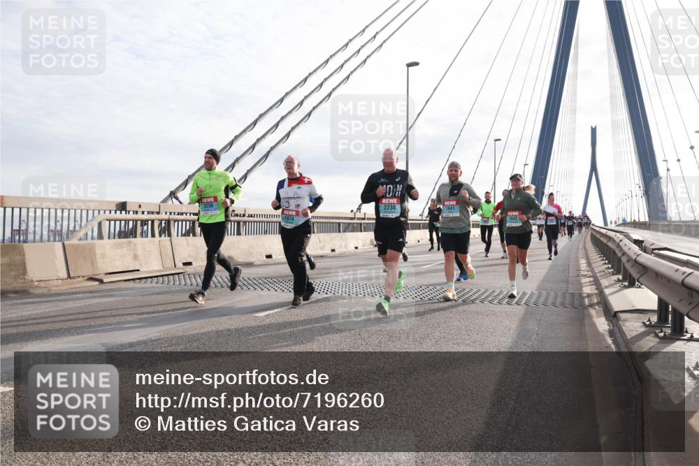 03.10.2024 - Köhlbrandbrückenlauf Matties Gatica Varas http://msf.ph/oto/7196260 03.10.2024 09:28:22 Position 2 3236, 1874, 2238, 1641, 1642 meine-sportfotos.de
