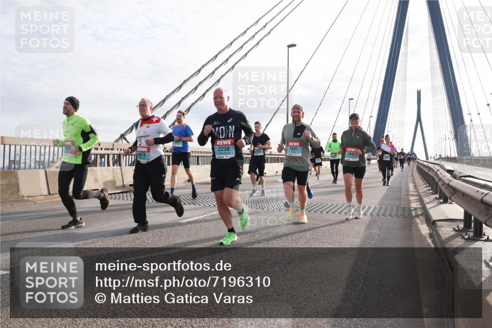 03.10.2024 - Köhlbrandbrückenlauf Matties Gatica Varas http://msf.ph/oto/7196310 03.10.2024 09:28:23 Position 2 2238, 3236, 1874, 1641, 3163, 1642 meine-sportfotos.de