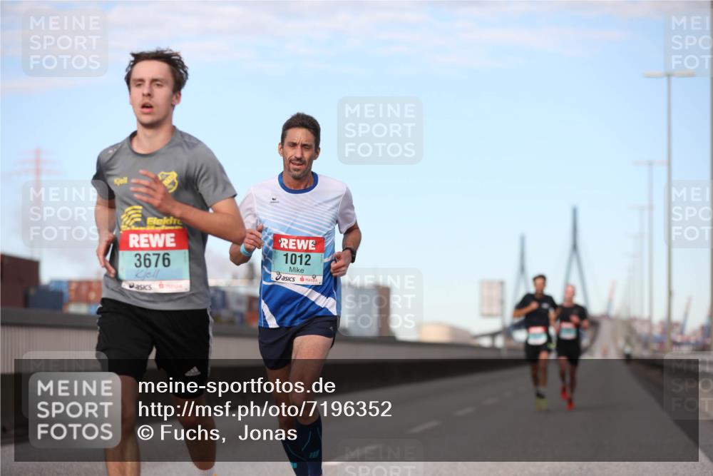 03.10.2024 - Köhlbrandbrückenlauf Fuchs,  Jonas http://msf.ph/oto/7196352 03.10.2024 09:35:18 Position 3 3676, 1012 meine-sportfotos.de