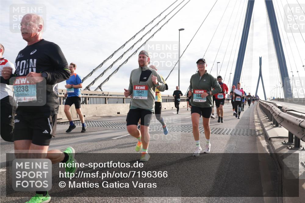 03.10.2024 - Köhlbrandbrückenlauf Matties Gatica Varas http://msf.ph/oto/7196366 03.10.2024 09:28:24 Position 2 2238, 1641, 164, 2111, 1444 meine-sportfotos.de