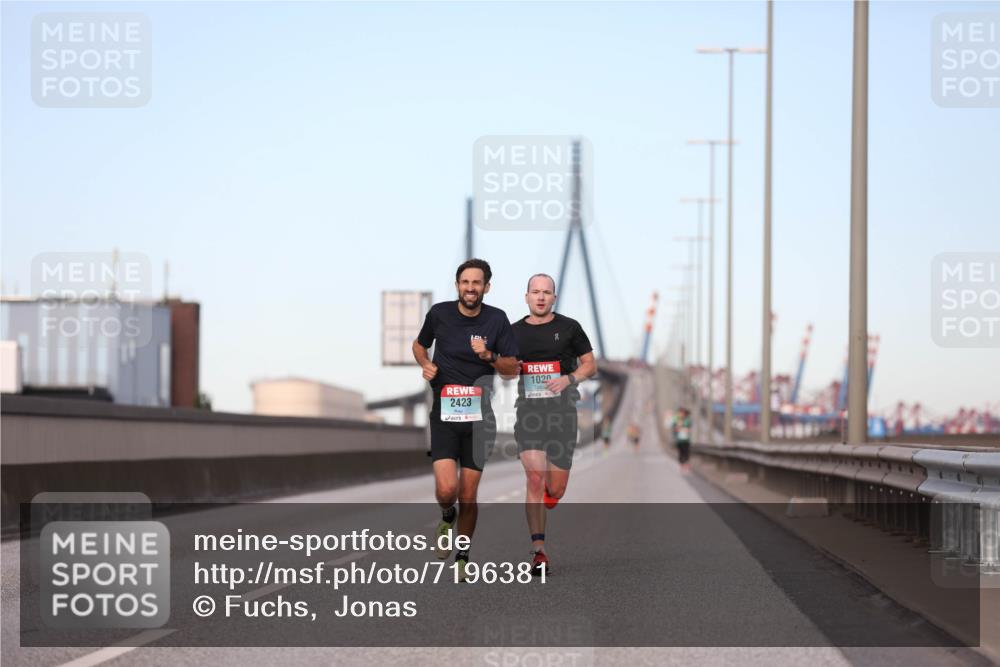 03.10.2024 - Köhlbrandbrückenlauf Fuchs,  Jonas http://msf.ph/oto/7196381 03.10.2024 09:35:19 Position 3 2423, 1020 meine-sportfotos.de