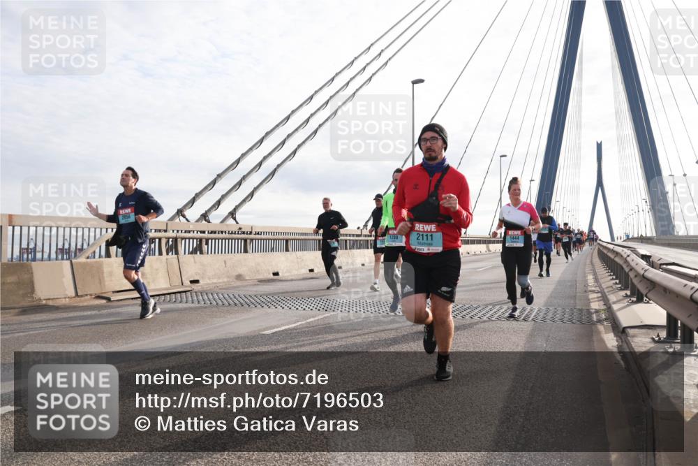03.10.2024 - Köhlbrandbrückenlauf Matties Gatica Varas http://msf.ph/oto/7196503 03.10.2024 09:28:25 Position 2 2058, 1288, 2111, 1444 meine-sportfotos.de