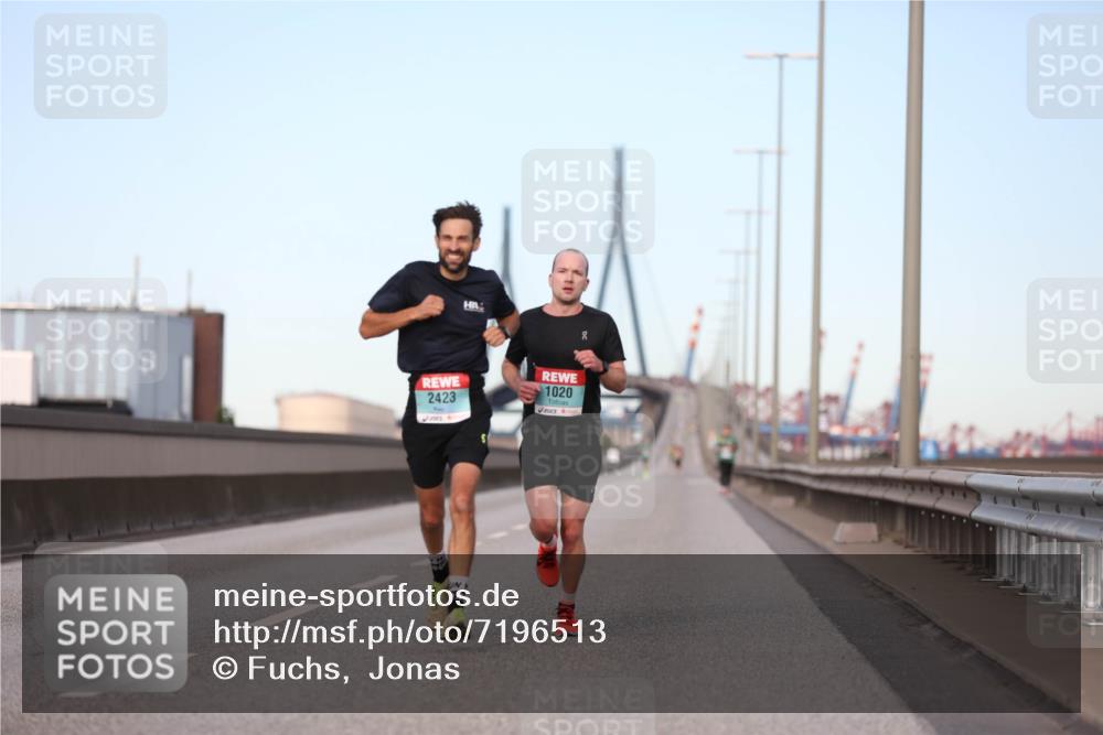 03.10.2024 - Köhlbrandbrückenlauf Fuchs,  Jonas http://msf.ph/oto/7196513 03.10.2024 09:35:20 Position 3 20, 2423, 1020 meine-sportfotos.de