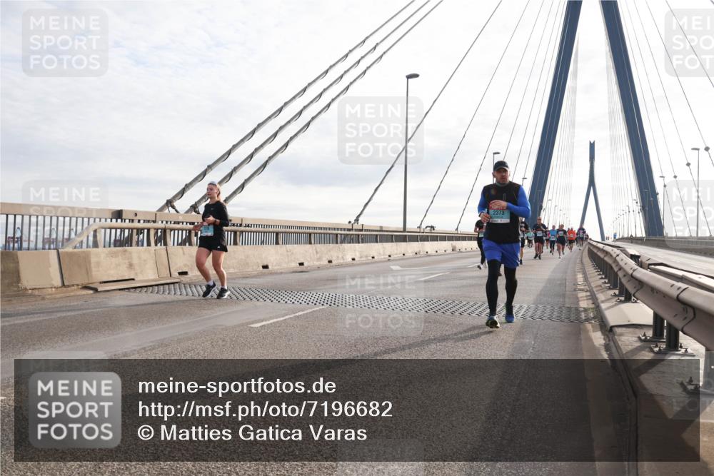 03.10.2024 - Köhlbrandbrückenlauf Matties Gatica Varas http://msf.ph/oto/7196682 03.10.2024 09:28:28 Position 2 2373 meine-sportfotos.de