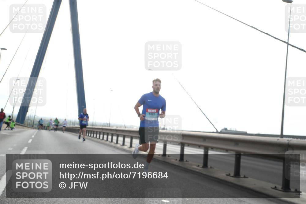 03.10.2024 - Köhlbrandbrückenlauf Jannik Wohlers http://msf.ph/oto/7196684 03.10.2024 09:19:38 Position 1 1082 meine-sportfotos.de