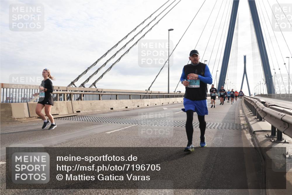 03.10.2024 - Köhlbrandbrückenlauf Matties Gatica Varas http://msf.ph/oto/7196705 03.10.2024 09:28:29 Position 2 2373 meine-sportfotos.de