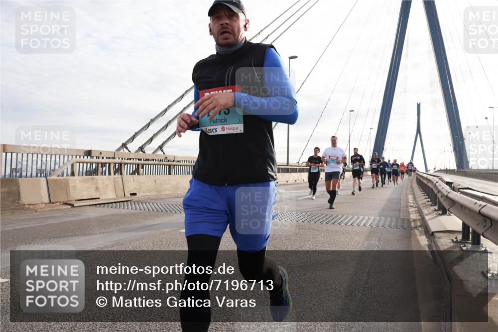 03.10.2024 - Köhlbrandbrückenlauf Matties Gatica Varas http://msf.ph/oto/7196713 03.10.2024 09:28:30 Position 2  meine-sportfotos.de