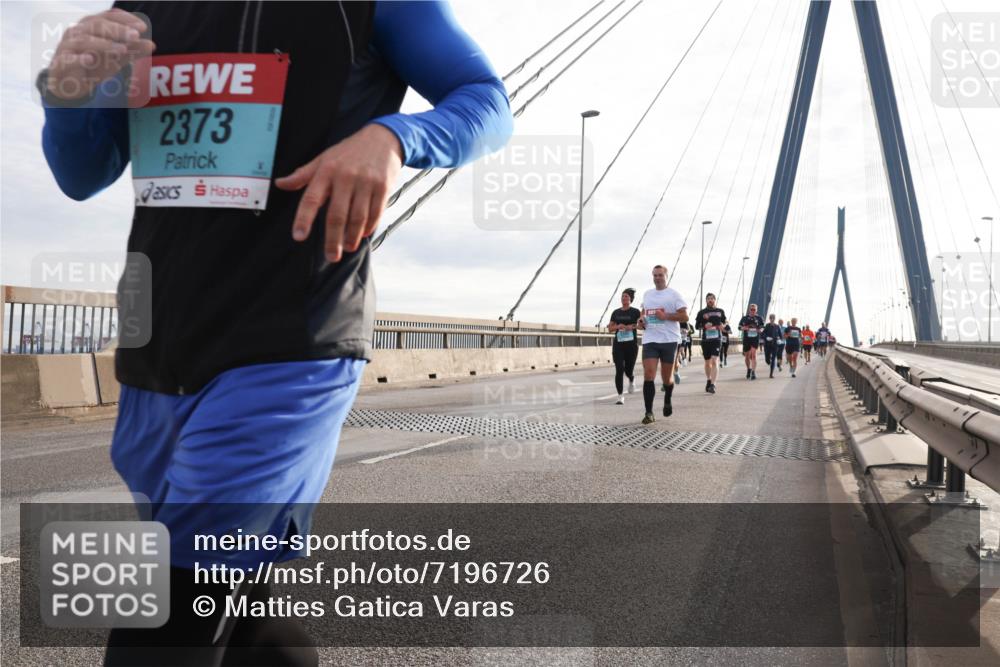 03.10.2024 - Köhlbrandbrückenlauf Matties Gatica Varas http://msf.ph/oto/7196726 03.10.2024 09:28:30 Position 2 2373 meine-sportfotos.de