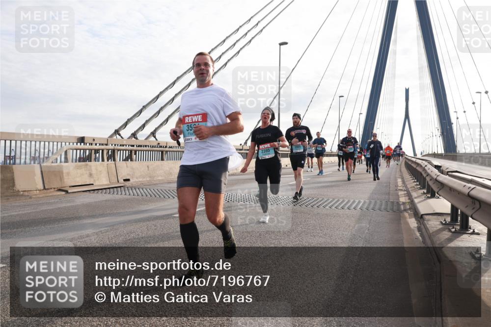 03.10.2024 - Köhlbrandbrückenlauf Matties Gatica Varas http://msf.ph/oto/7196767 03.10.2024 09:28:32 Position 2 35, 2395 meine-sportfotos.de