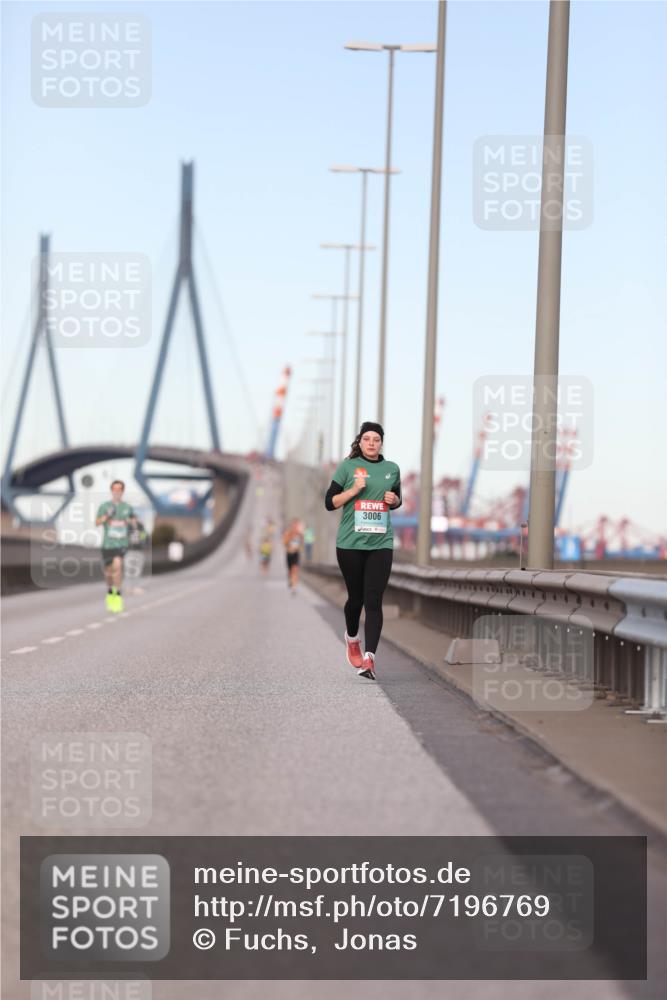 03.10.2024 - Köhlbrandbrückenlauf Fuchs,  Jonas http://msf.ph/oto/7196769 03.10.2024 09:35:42 Position 3 3006 meine-sportfotos.de