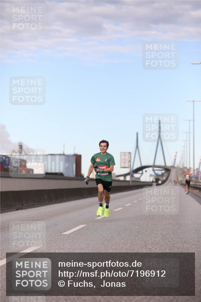 03.10.2024 - Köhlbrandbrückenlauf Fuchs,  Jonas http://msf.ph/oto/7196912 03.10.2024 09:35:55 Position 3  meine-sportfotos.de