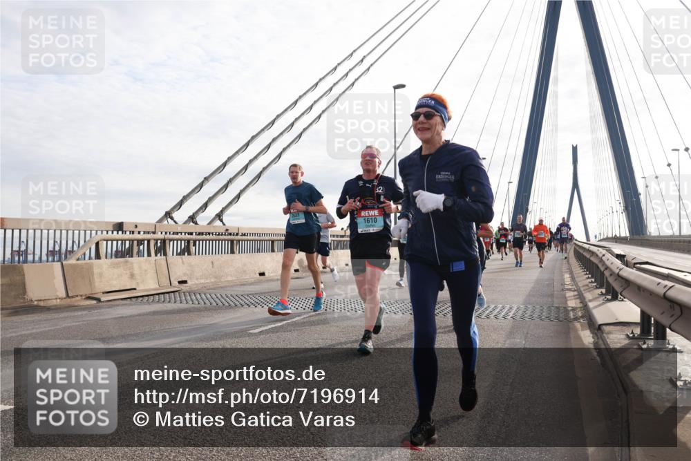 03.10.2024 - Köhlbrandbrückenlauf Matties Gatica Varas http://msf.ph/oto/7196914 03.10.2024 09:28:35 Position 2 32, 1610 meine-sportfotos.de
