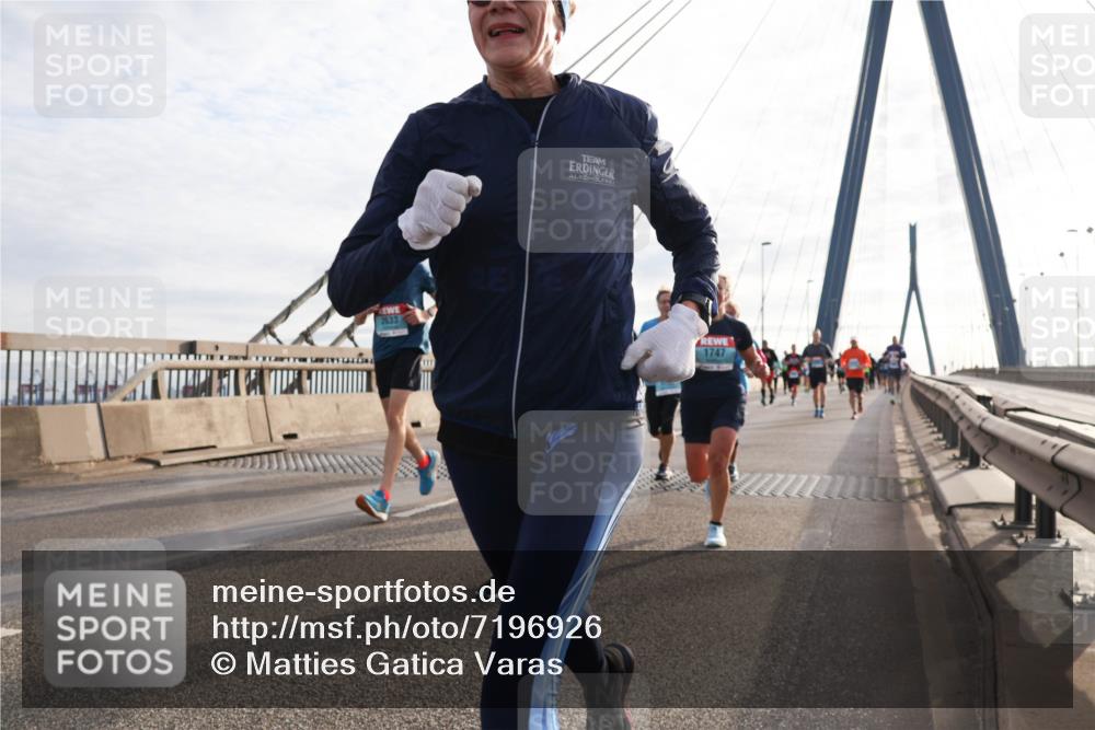 03.10.2024 - Köhlbrandbrückenlauf Matties Gatica Varas http://msf.ph/oto/7196926 03.10.2024 09:28:36 Position 2 2633, 1747 meine-sportfotos.de