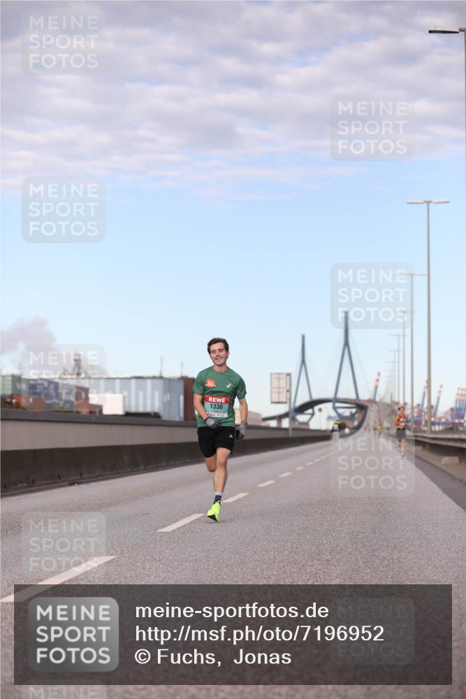 03.10.2024 - Köhlbrandbrückenlauf Fuchs,  Jonas http://msf.ph/oto/7196952 03.10.2024 09:35:55 Position 3 1330 meine-sportfotos.de