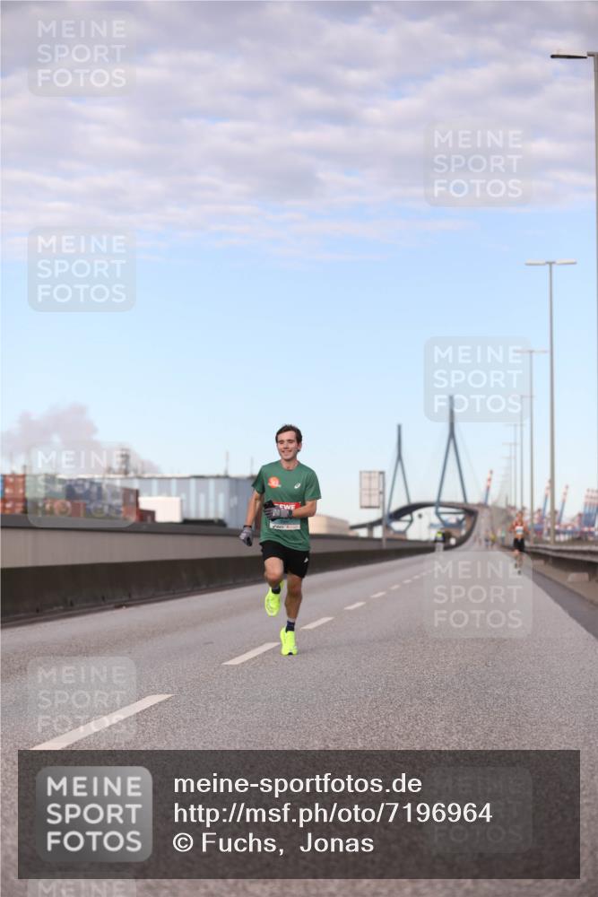 03.10.2024 - Köhlbrandbrückenlauf Fuchs,  Jonas http://msf.ph/oto/7196964 03.10.2024 09:35:55 Position 3  meine-sportfotos.de