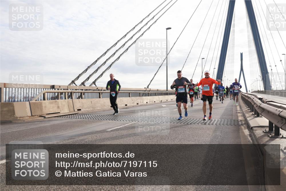 03.10.2024 - Köhlbrandbrückenlauf Matties Gatica Varas http://msf.ph/oto/7197115 03.10.2024 09:28:39 Position 2 1948, 1110, 32 meine-sportfotos.de