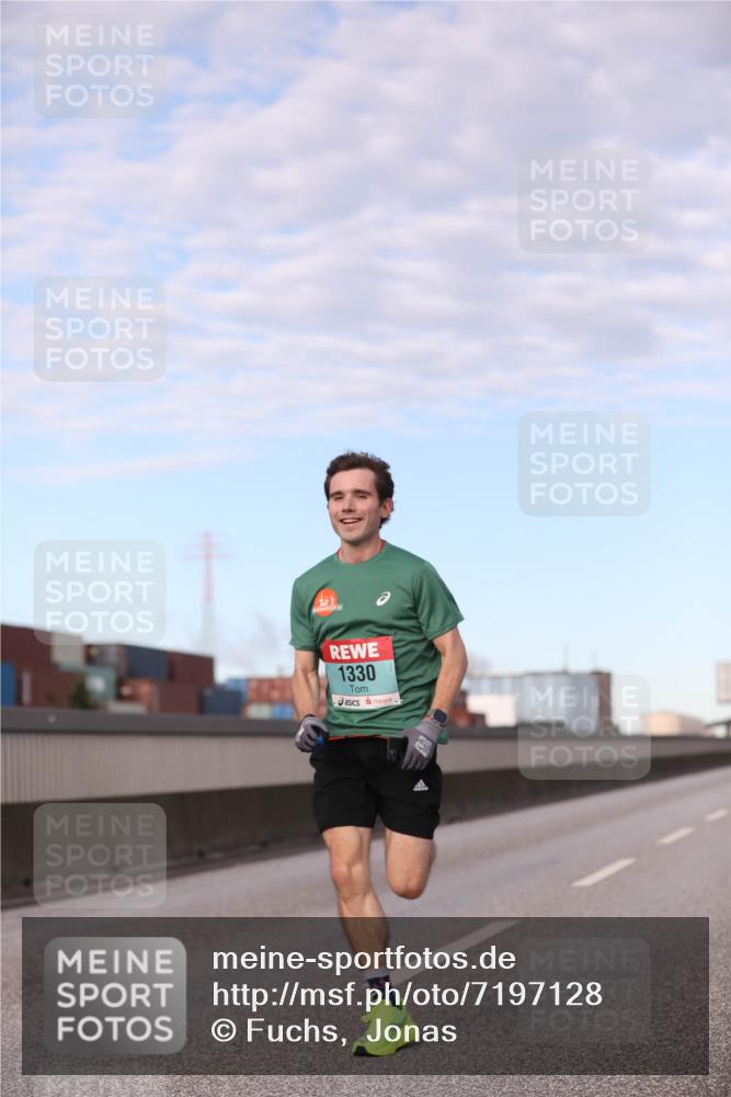 03.10.2024 - Köhlbrandbrückenlauf Fuchs,  Jonas http://msf.ph/oto/7197128 03.10.2024 09:35:57 Position 3 1330 meine-sportfotos.de