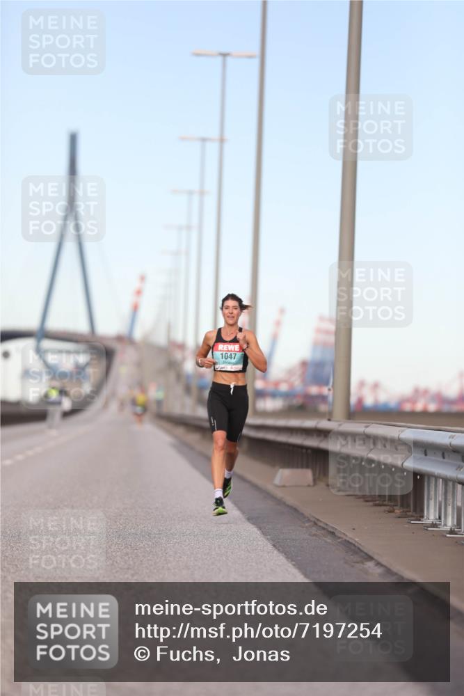 03.10.2024 - Köhlbrandbrückenlauf Fuchs,  Jonas http://msf.ph/oto/7197254 03.10.2024 09:36:01 Position 3 0, 1047 meine-sportfotos.de