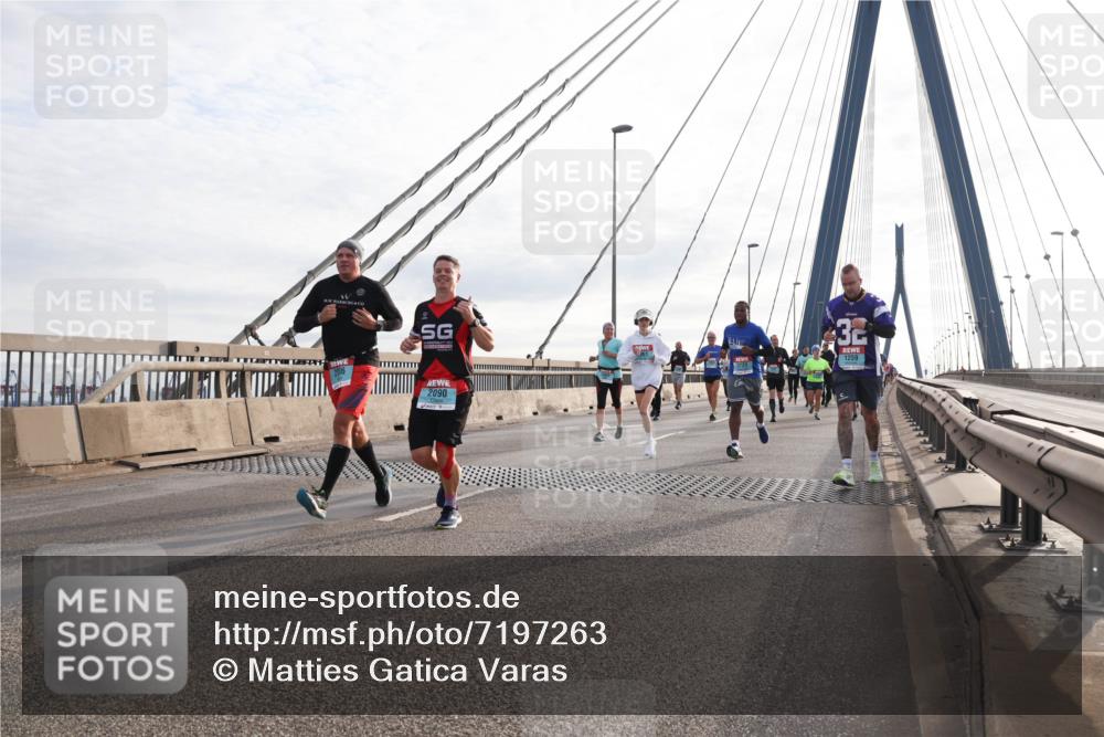 03.10.2024 - Köhlbrandbrückenlauf Matties Gatica Varas http://msf.ph/oto/7197263 03.10.2024 09:28:42 Position 2 2090, 1259 meine-sportfotos.de