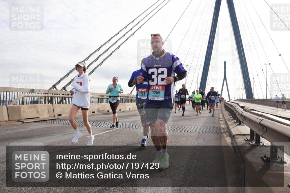 03.10.2024 - Köhlbrandbrückenlauf Matties Gatica Varas http://msf.ph/oto/7197429 03.10.2024 09:28:44 Position 2 1851, 32, 3723, 1259 meine-sportfotos.de