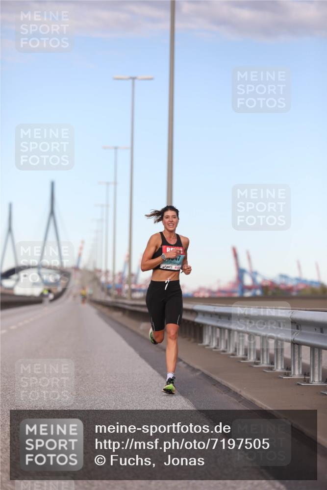 03.10.2024 - Köhlbrandbrückenlauf Fuchs,  Jonas http://msf.ph/oto/7197505 03.10.2024 09:36:04 Position 3 1047 meine-sportfotos.de