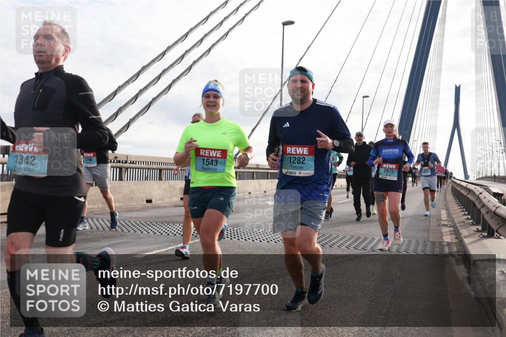 03.10.2024 - Köhlbrandbrückenlauf Matties Gatica Varas http://msf.ph/oto/7197700 03.10.2024 09:28:48 Position 2 1342, 1543, 1282, 2072, 1746 meine-sportfotos.de