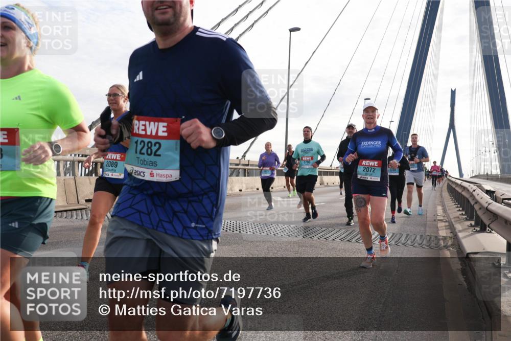 03.10.2024 - Köhlbrandbrückenlauf Matties Gatica Varas http://msf.ph/oto/7197736 03.10.2024 09:28:48 Position 2 2089, 1282, 1790, 2072 meine-sportfotos.de