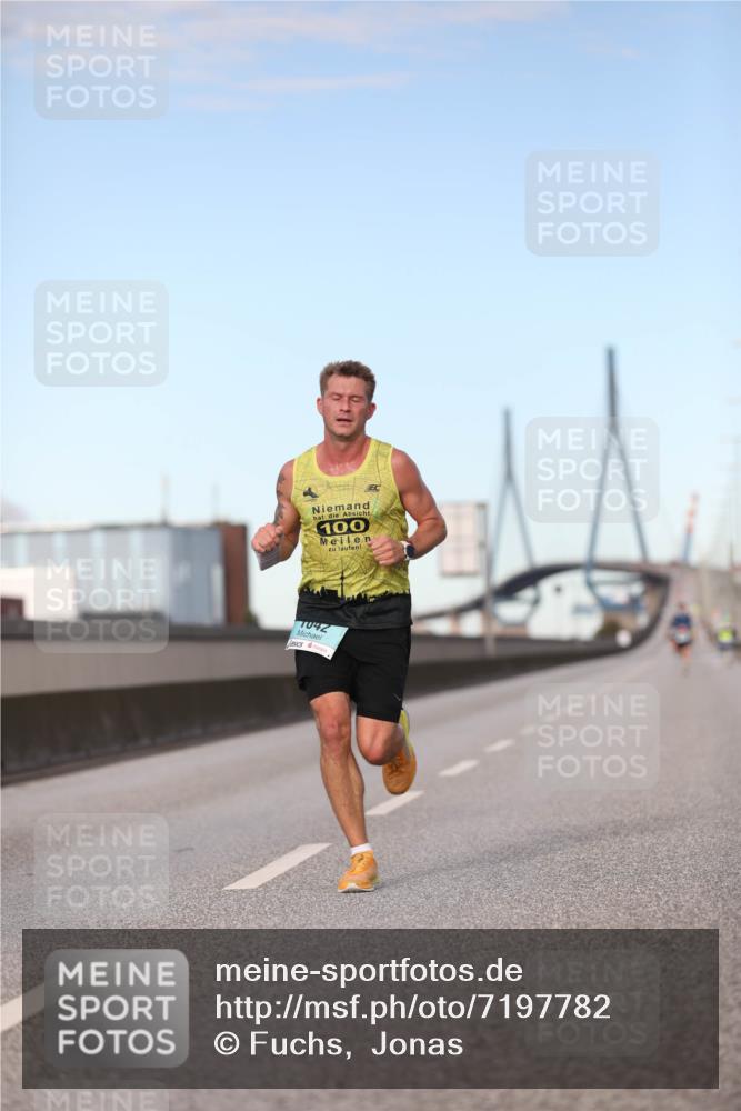 03.10.2024 - Köhlbrandbrückenlauf Fuchs,  Jonas http://msf.ph/oto/7197782 03.10.2024 09:36:35 Position 3 100, 042 meine-sportfotos.de