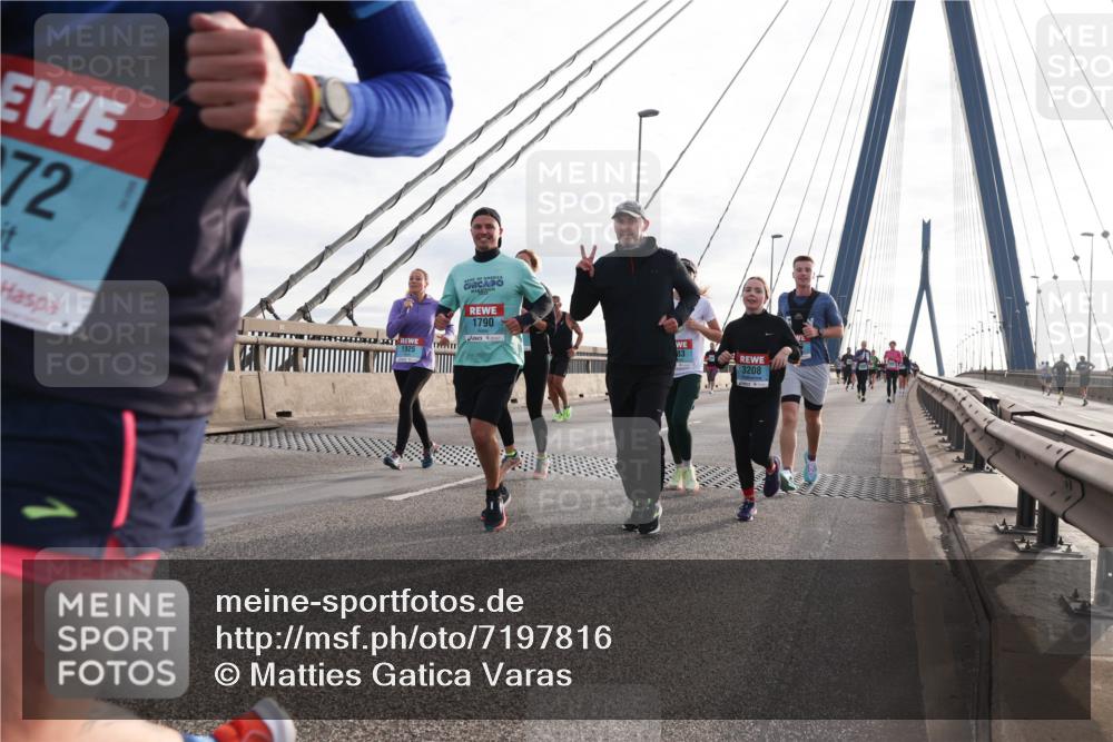03.10.2024 - Köhlbrandbrückenlauf Matties Gatica Varas http://msf.ph/oto/7197816 03.10.2024 09:28:50 Position 2 72, 1925, 1790, 83, 3208 meine-sportfotos.de