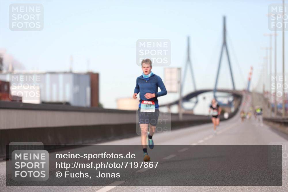 03.10.2024 - Köhlbrandbrückenlauf Fuchs,  Jonas http://msf.ph/oto/7197867 03.10.2024 09:36:52 Position 3 1839 meine-sportfotos.de