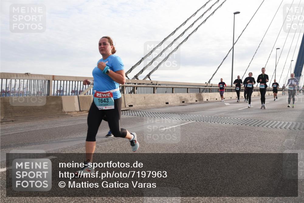 03.10.2024 - Köhlbrandbrückenlauf Matties Gatica Varas http://msf.ph/oto/7197963 03.10.2024 09:28:54 Position 2 1643 meine-sportfotos.de