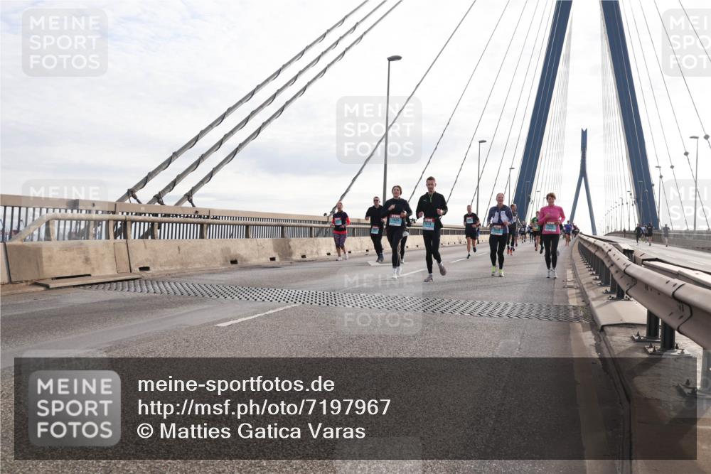 03.10.2024 - Köhlbrandbrückenlauf Matties Gatica Varas http://msf.ph/oto/7197967 03.10.2024 09:28:54 Position 2  meine-sportfotos.de