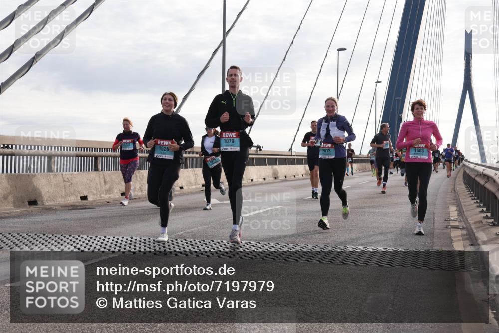 03.10.2024 - Köhlbrandbrückenlauf Matties Gatica Varas http://msf.ph/oto/7197979 03.10.2024 09:28:55 Position 2 1526, 1079, 1973, 2812, 1608 meine-sportfotos.de